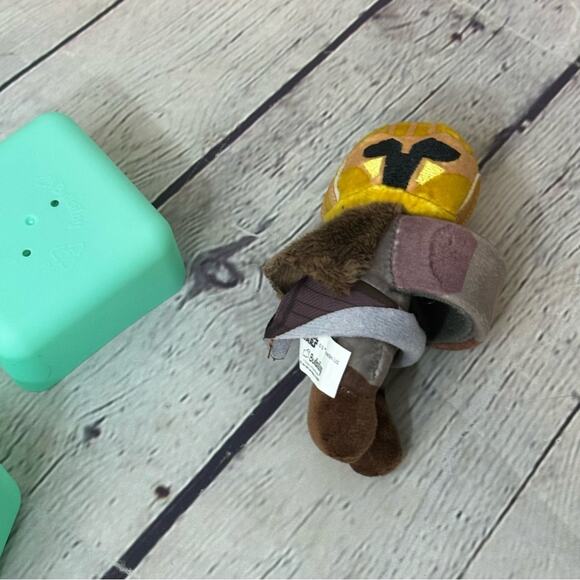 Star Wars Mandolorian The Armorer Cutie Cuff Plush Bracelet - Picture 3 of 3